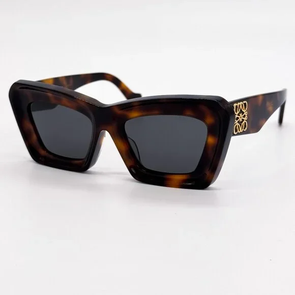 New, LOEWE Sunglasses LW40145F 52A Authentic · Whatnot: Shop  display picture 1